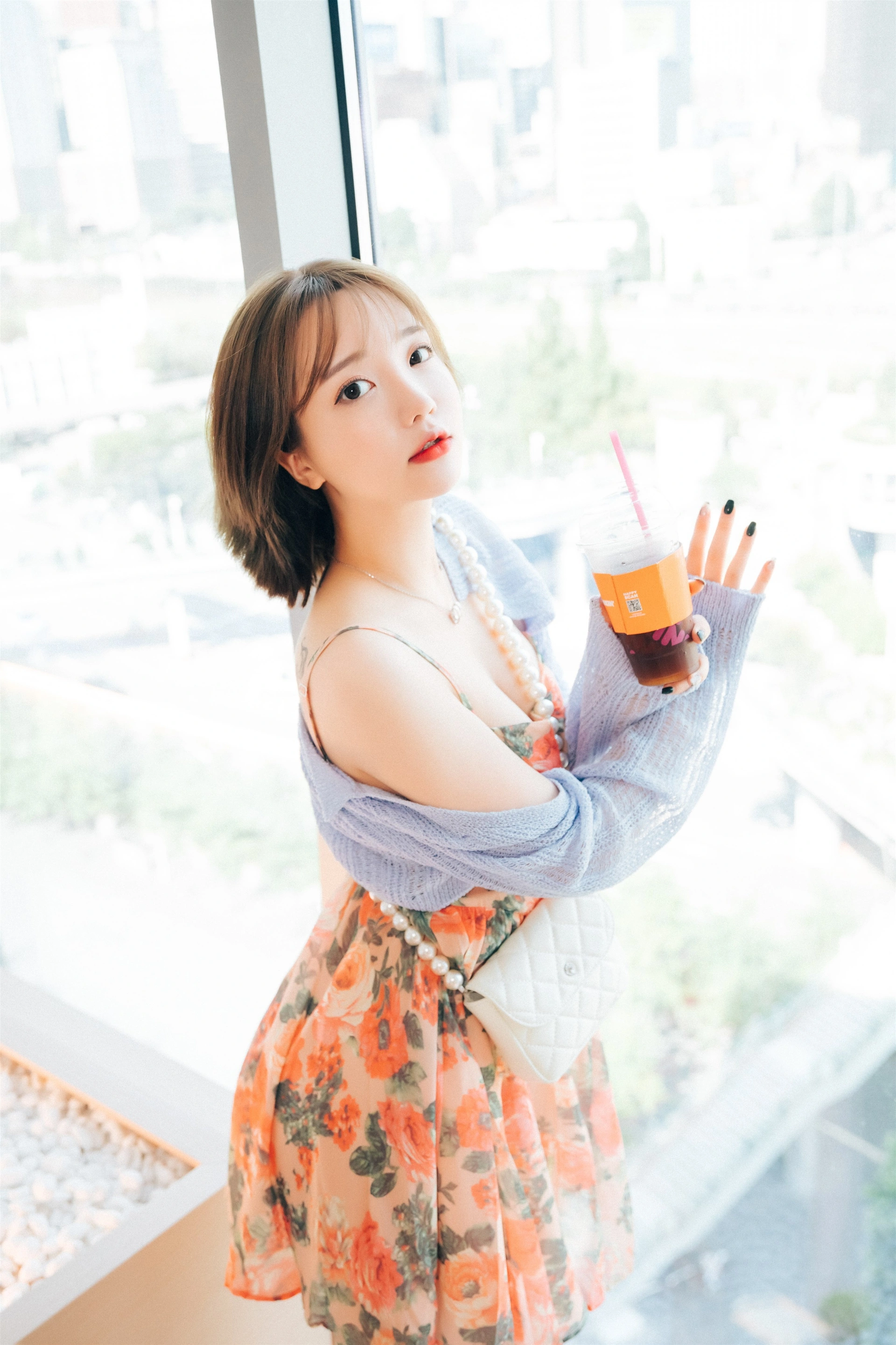021.[Loozy] -  Son Ye-Eun - Lover in Hotel 3